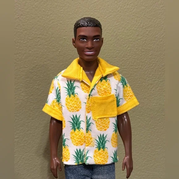 Handcrafted pineapple print doll shirt lined in yellow - Picture 3 of 6